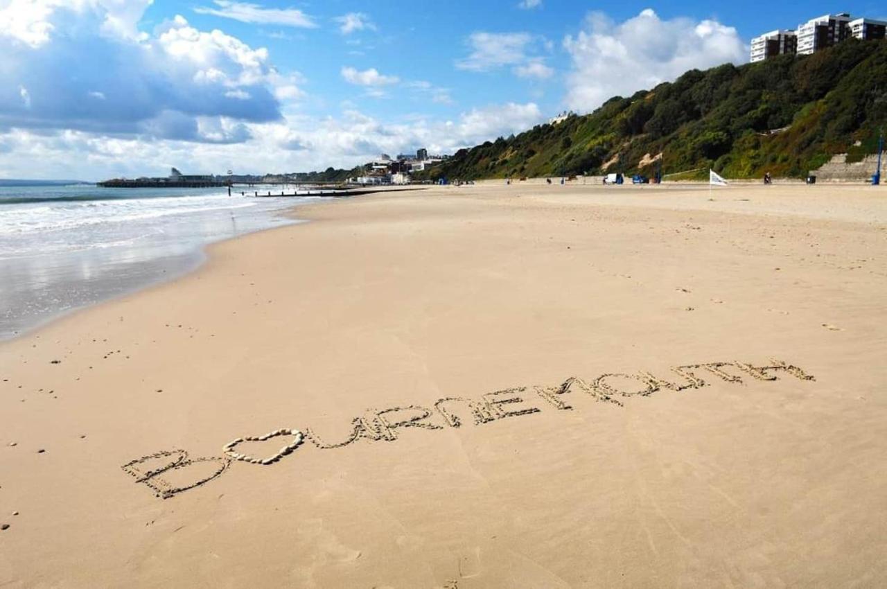 Flat-C, 4 Adults, 20 Mins To Beach, Netflix, Wifi, Sleeps 4 Adults Bournemouth Esterno foto