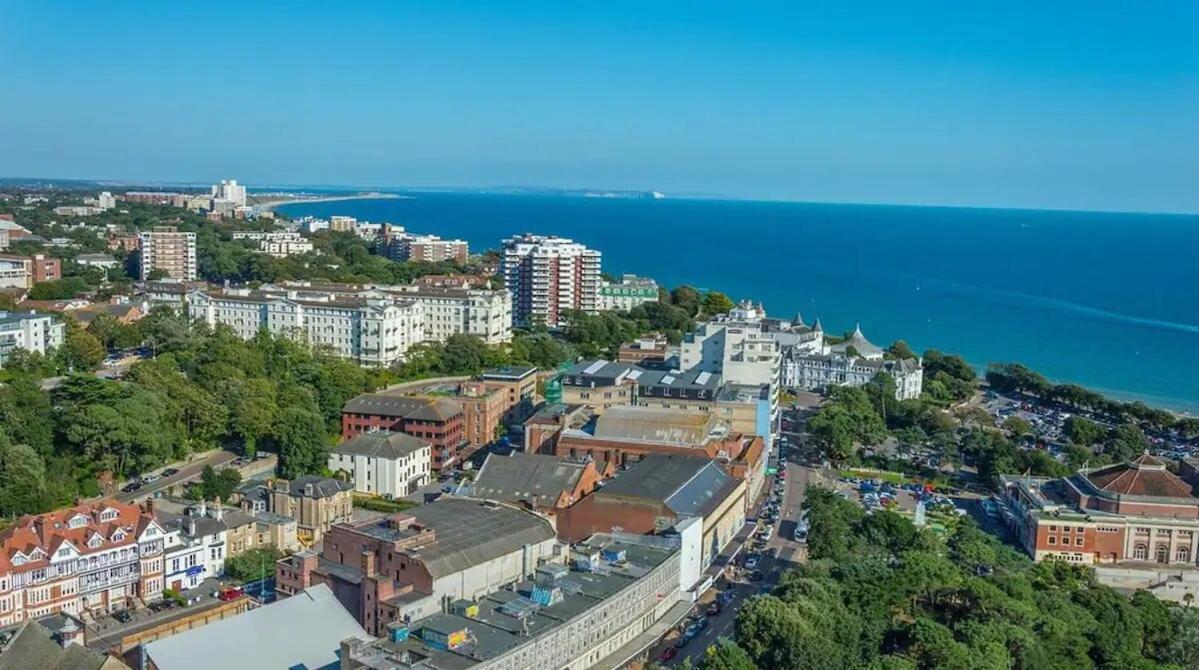 Flat-C, 4 Adults, 20 Mins To Beach, Netflix, Wifi, Sleeps 4 Adults Bournemouth Esterno foto