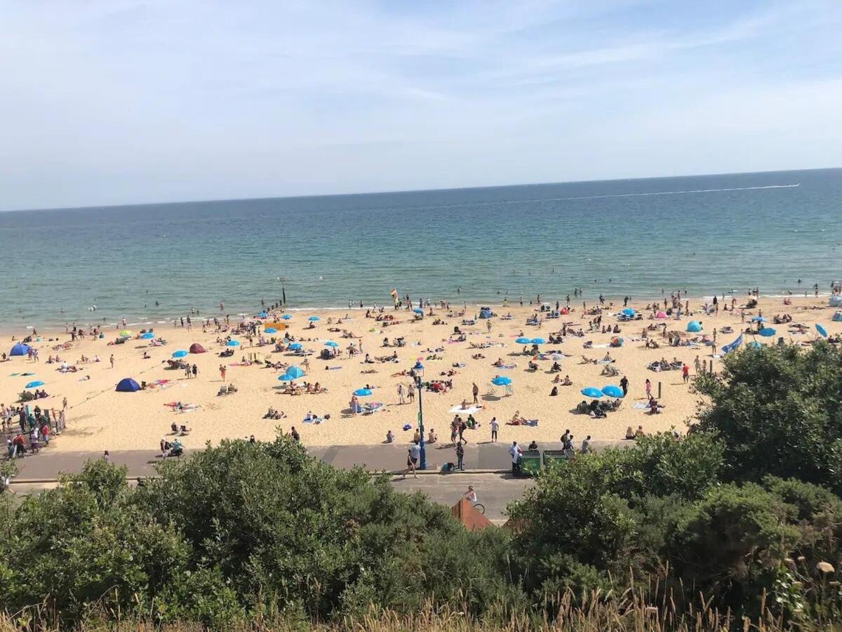 Flat-C, 4 Adults, 20 Mins To Beach, Netflix, Wifi, Sleeps 4 Adults Bournemouth Esterno foto